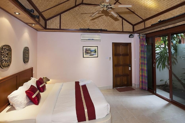 Hotel Friendship Beach Resort & Atmanjai Wellness Centre